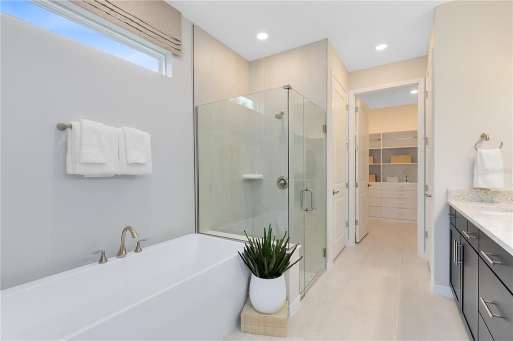 En Venta: $474,810 (2 camas, 2 baños, 1981 Pies cuadrados)