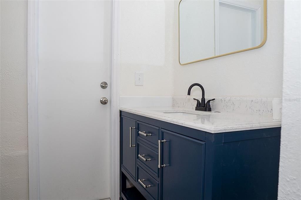 Под контрактом: $390,000 (4 спален, 2 ванн, 1538 Квадратных фут)