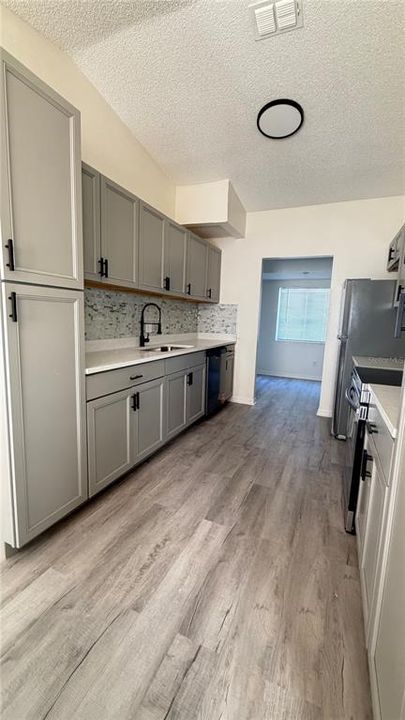 На продажу: $390,000 (4 спален, 2 ванн, 1538 Квадратных фут)