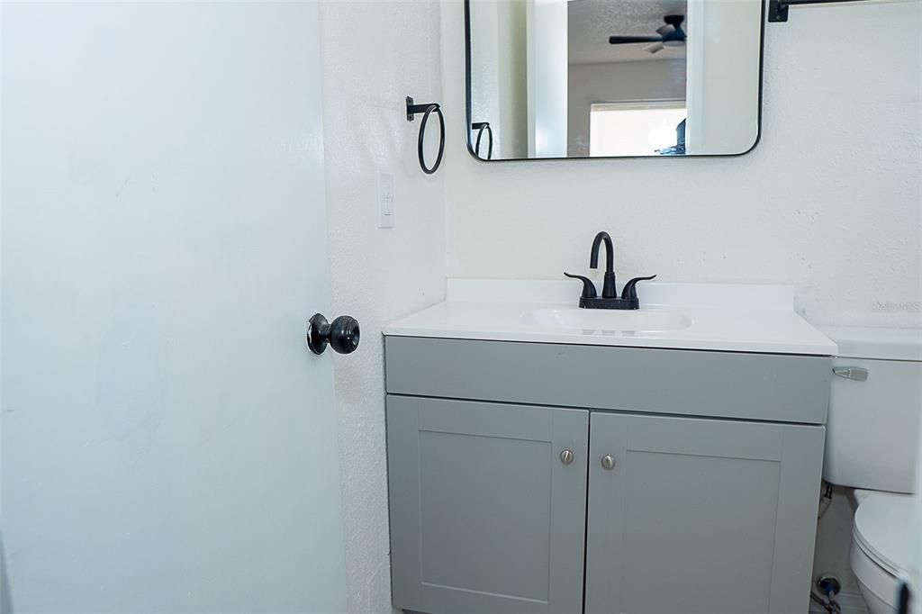 Под контрактом: $390,000 (4 спален, 2 ванн, 1538 Квадратных фут)