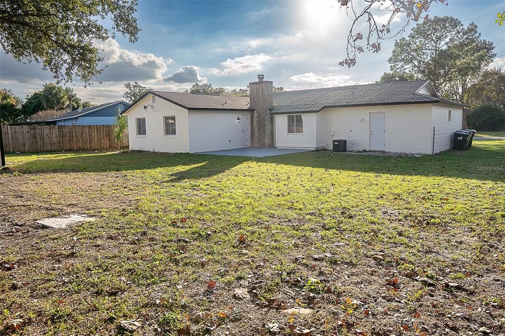 Под контрактом: $390,000 (4 спален, 2 ванн, 1538 Квадратных фут)