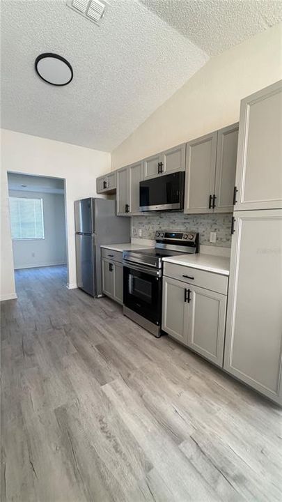 На продажу: $390,000 (4 спален, 2 ванн, 1538 Квадратных фут)