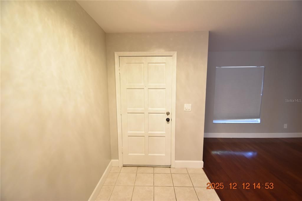 For Rent: $1,925 (2 beds, 1 baths, 1150 Square Feet)