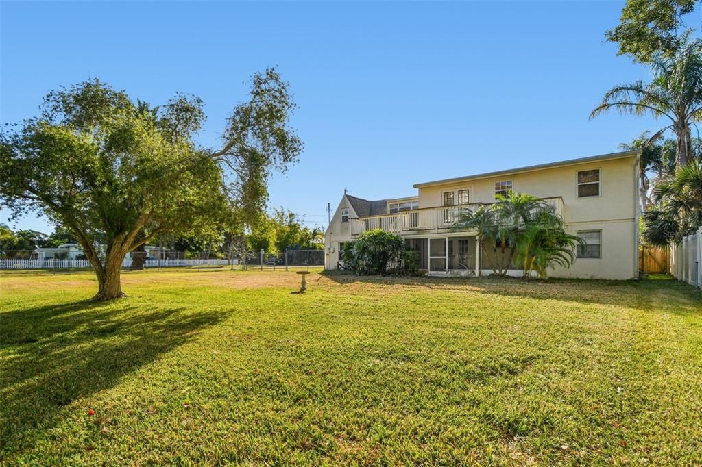 En Venta: $495,000 (3 camas, 2 baños, 2200 Pies cuadrados)