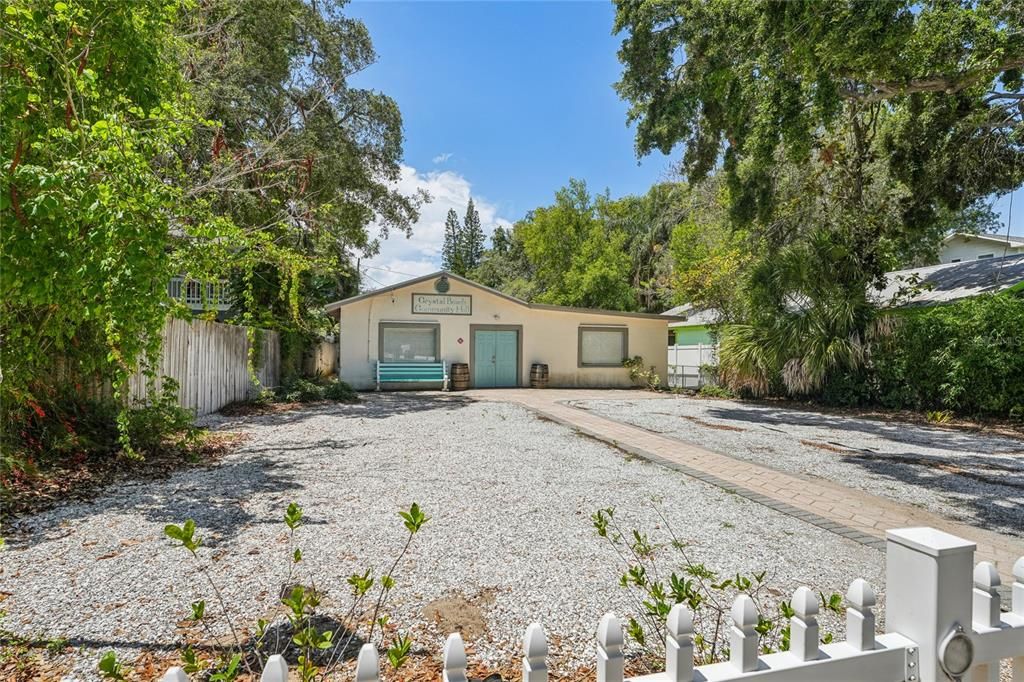 En Venta: $495,000 (3 camas, 2 baños, 2200 Pies cuadrados)