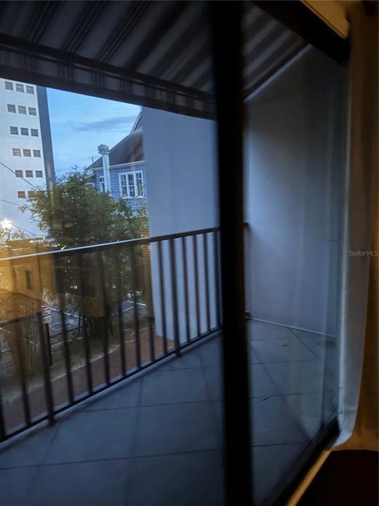 For Rent: $2,800 (2 beds, 1 baths, 1035 Square Feet)