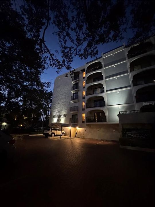 For Rent: $2,800 (2 beds, 1 baths, 1035 Square Feet)