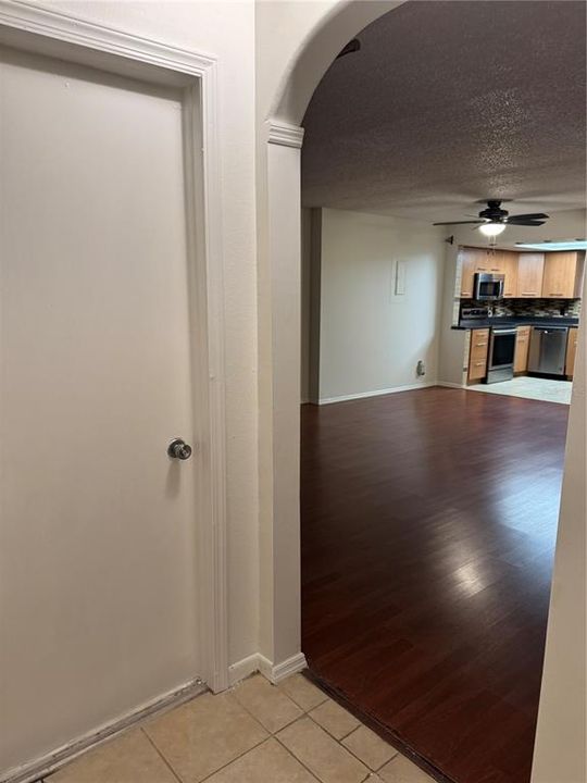 For Rent: $2,800 (2 beds, 1 baths, 1035 Square Feet)