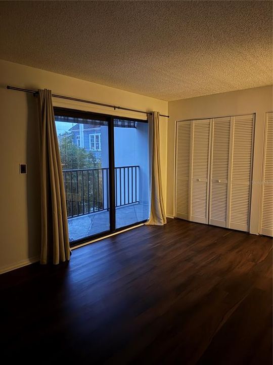 For Rent: $2,800 (2 beds, 1 baths, 1035 Square Feet)