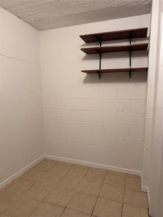 For Rent: $2,800 (2 beds, 1 baths, 1035 Square Feet)