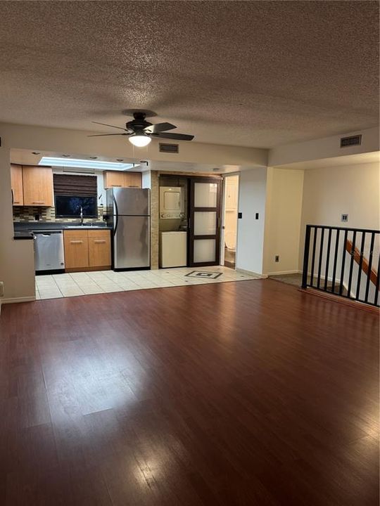 For Rent: $2,800 (2 beds, 1 baths, 1035 Square Feet)