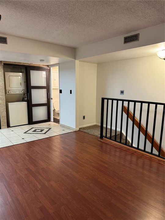 For Rent: $2,800 (2 beds, 1 baths, 1035 Square Feet)
