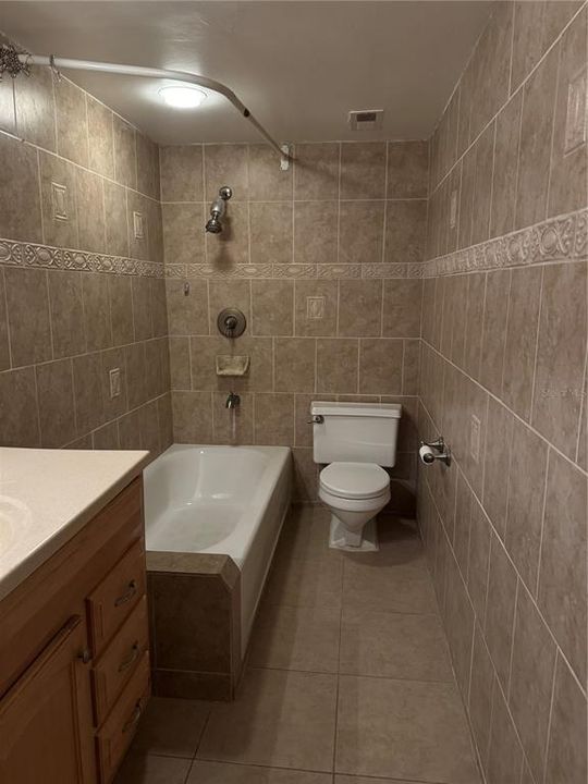 For Rent: $2,800 (2 beds, 1 baths, 1035 Square Feet)