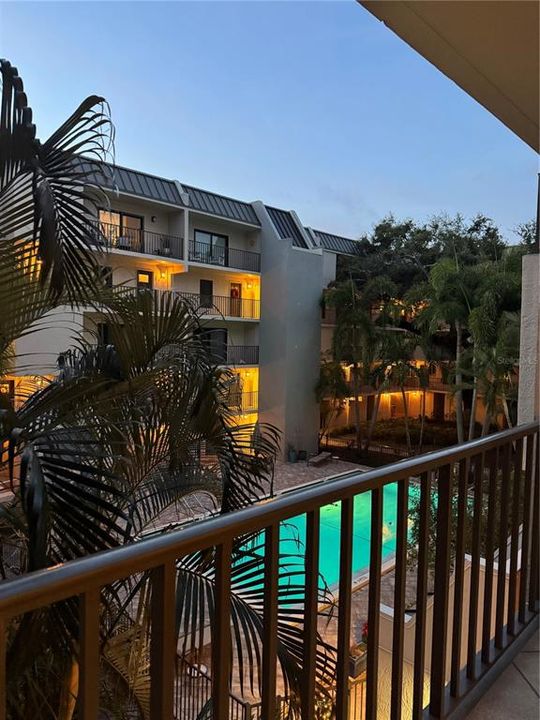 For Rent: $2,800 (2 beds, 1 baths, 1035 Square Feet)