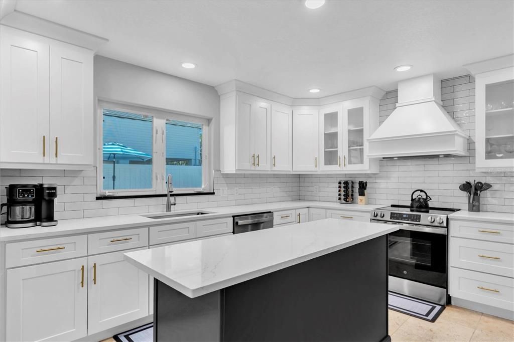 For Sale: $1,779,000 (3 beds, 2 baths, 2131 Square Feet)