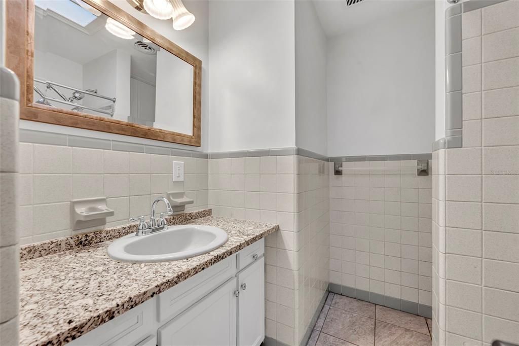 На продажу: $575,000 (4 спален, 2 ванн, 1854 Квадратных фут)