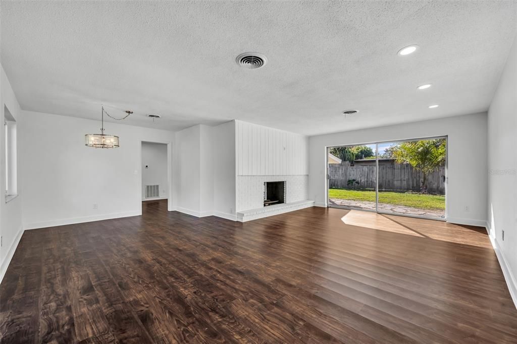 На продажу: $575,000 (4 спален, 2 ванн, 1854 Квадратных фут)