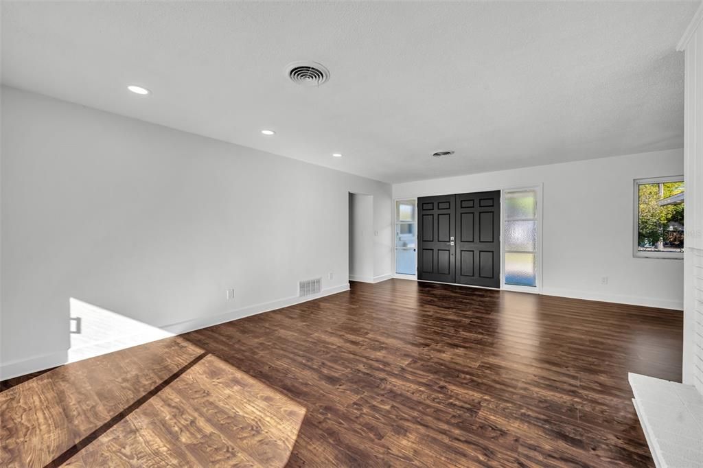 На продажу: $575,000 (4 спален, 2 ванн, 1854 Квадратных фут)