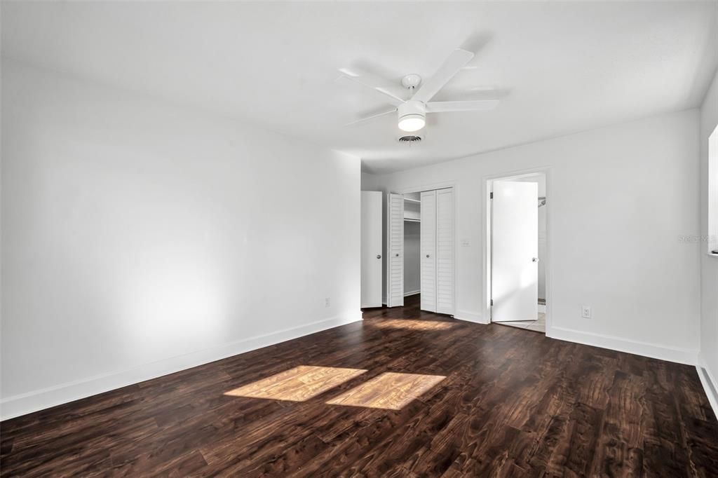 На продажу: $575,000 (4 спален, 2 ванн, 1854 Квадратных фут)