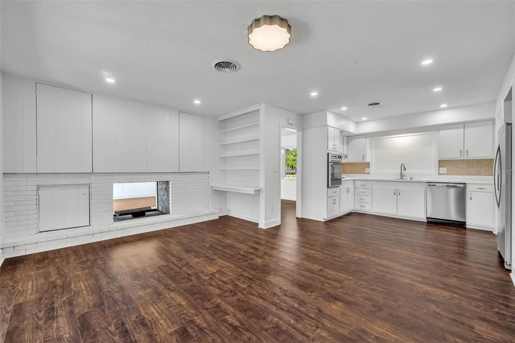 На продажу: $575,000 (4 спален, 2 ванн, 1854 Квадратных фут)