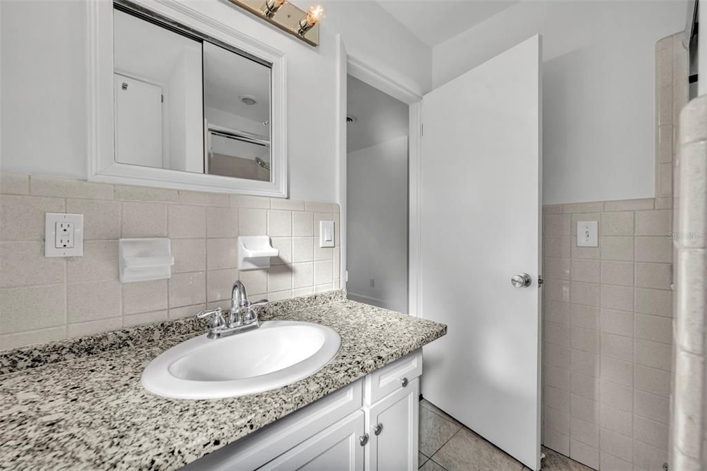 На продажу: $575,000 (4 спален, 2 ванн, 1854 Квадратных фут)