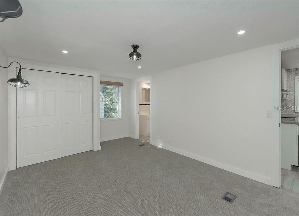 For Rent: $2,700 (2 beds, 2 baths, 1392 Square Feet)