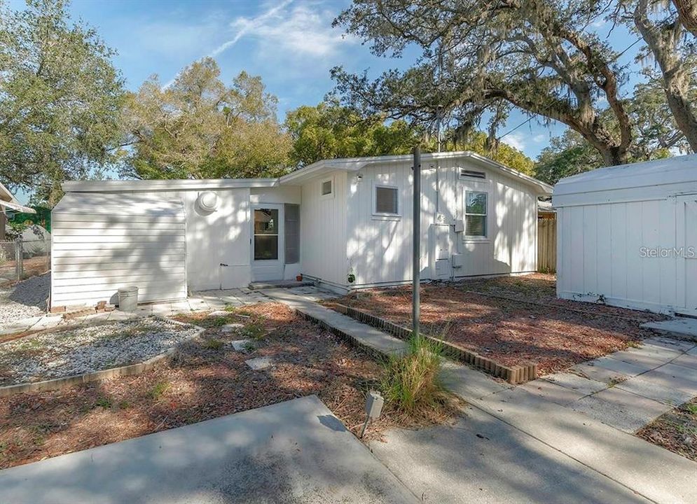 For Rent: $2,700 (2 beds, 2 baths, 1392 Square Feet)