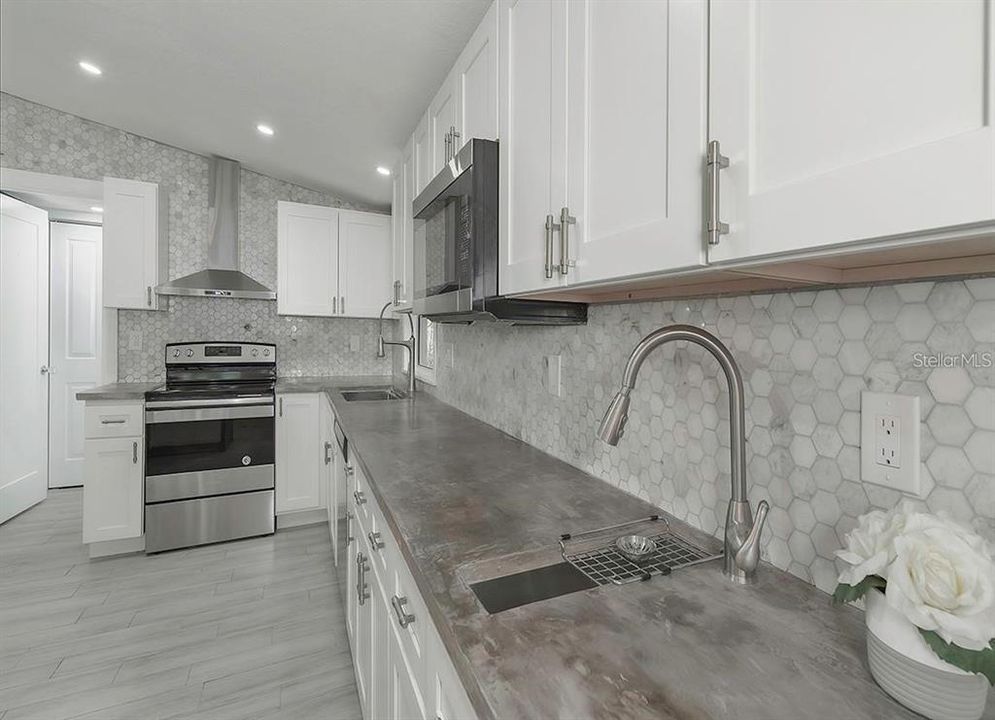 For Rent: $2,700 (2 beds, 2 baths, 1392 Square Feet)