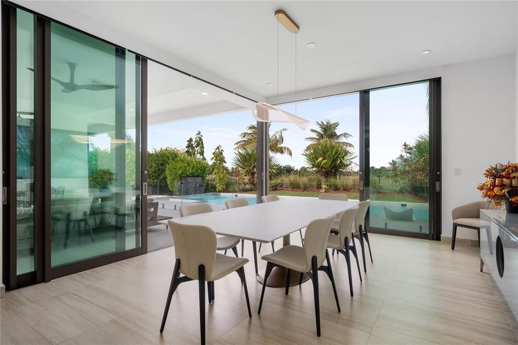 На продажу: $9,350,000 (5 спален, 5 ванн, 3541 Квадратных фут)