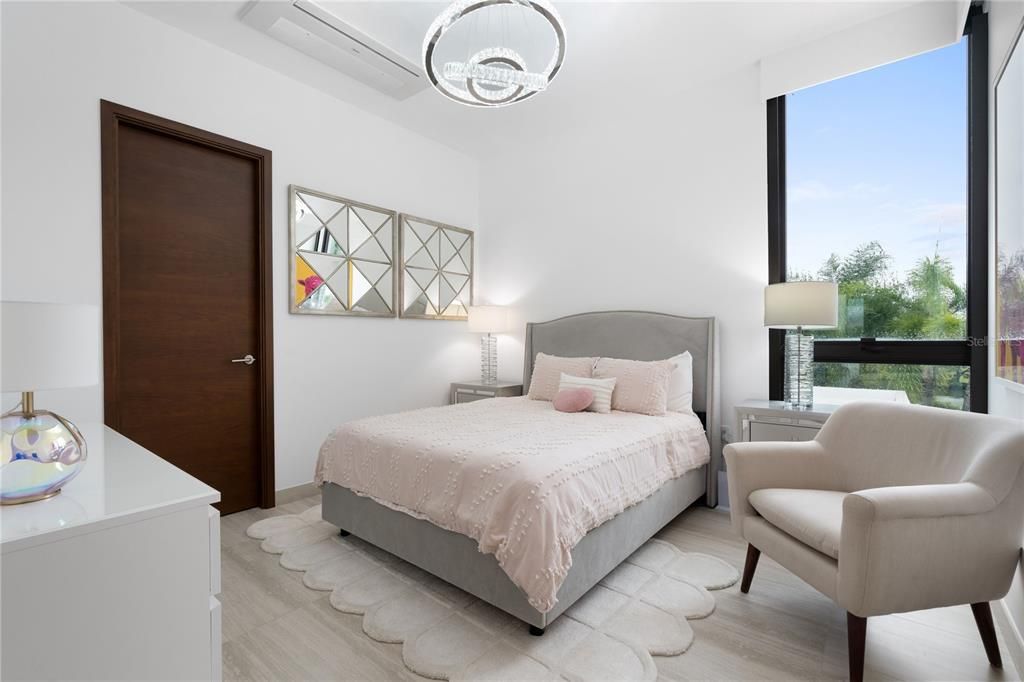 На продажу: $9,350,000 (5 спален, 5 ванн, 3541 Квадратных фут)