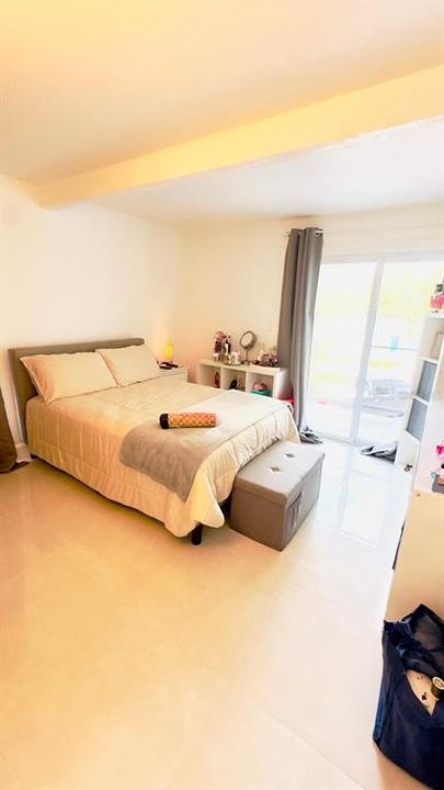 出租: $3,900 (3 贝兹, 3 浴室, 2070 平方英尺)