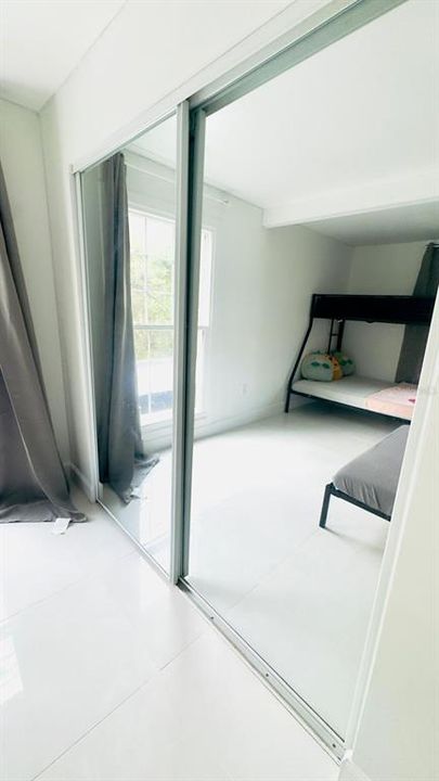 出租: $3,900 (3 贝兹, 3 浴室, 2070 平方英尺)