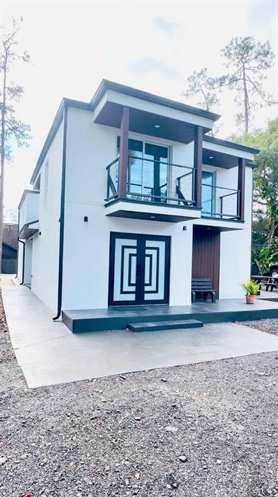 出租: $3,900 (3 贝兹, 3 浴室, 2070 平方英尺)