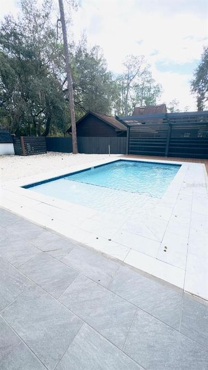 出租: $3,900 (3 贝兹, 3 浴室, 2070 平方英尺)