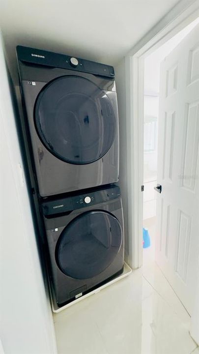 出租: $3,900 (3 贝兹, 3 浴室, 2070 平方英尺)