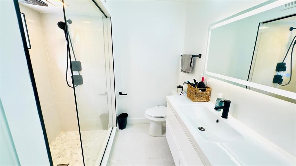 出租: $3,900 (3 贝兹, 3 浴室, 2070 平方英尺)