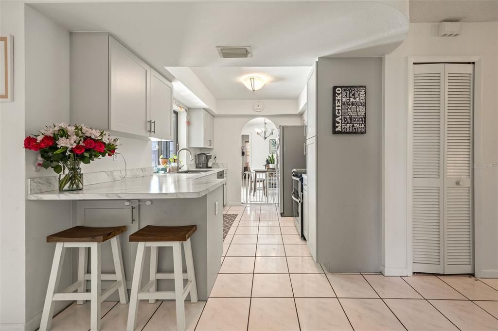 En Venta: $399,000 (3 camas, 2 baños, 1555 Pies cuadrados)