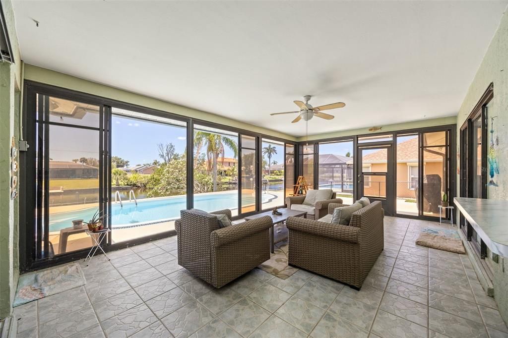 En Venta: $399,000 (3 camas, 2 baños, 1555 Pies cuadrados)