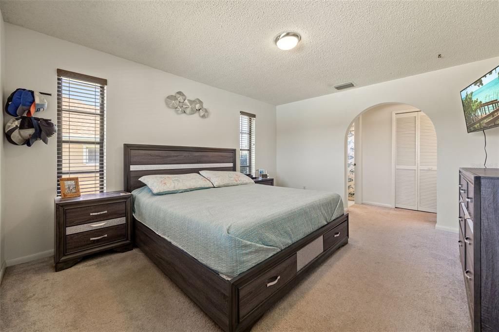 En Venta: $399,000 (3 camas, 2 baños, 1555 Pies cuadrados)