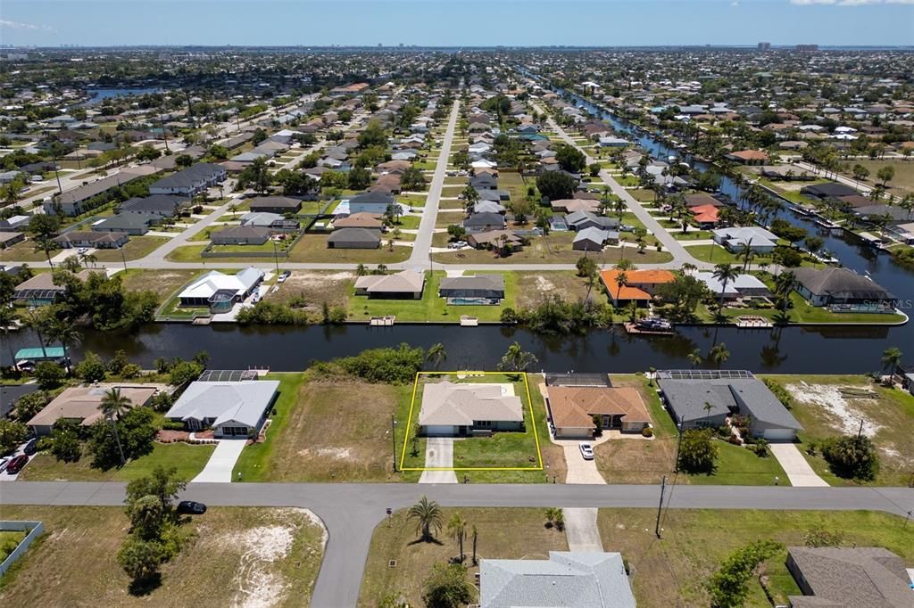 En Venta: $399,000 (3 camas, 2 baños, 1555 Pies cuadrados)