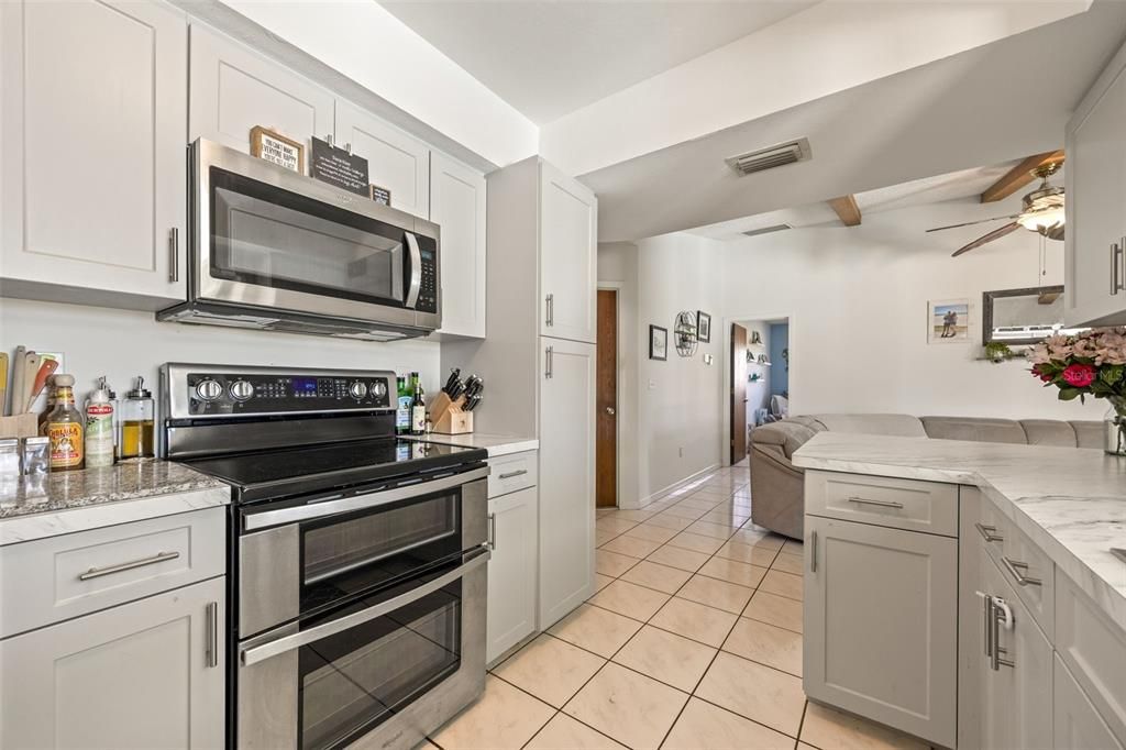 En Venta: $399,000 (3 camas, 2 baños, 1555 Pies cuadrados)