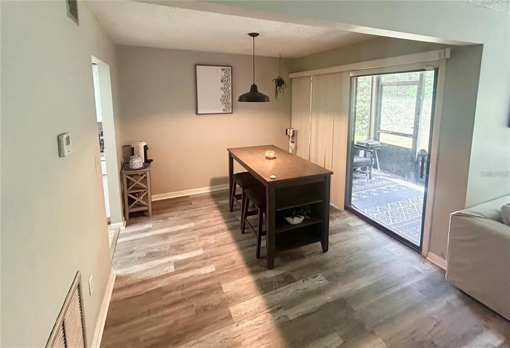 For Rent: $1,900 (3 beds, 2 baths, 1146 Square Feet)