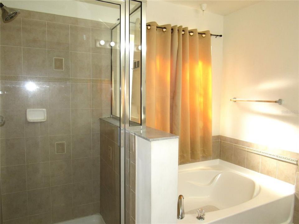 For Sale: $439,900 (4 beds, 2 baths, 2221 Square Feet)