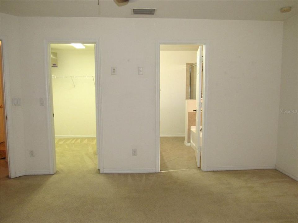 For Sale: $439,900 (4 beds, 2 baths, 2221 Square Feet)