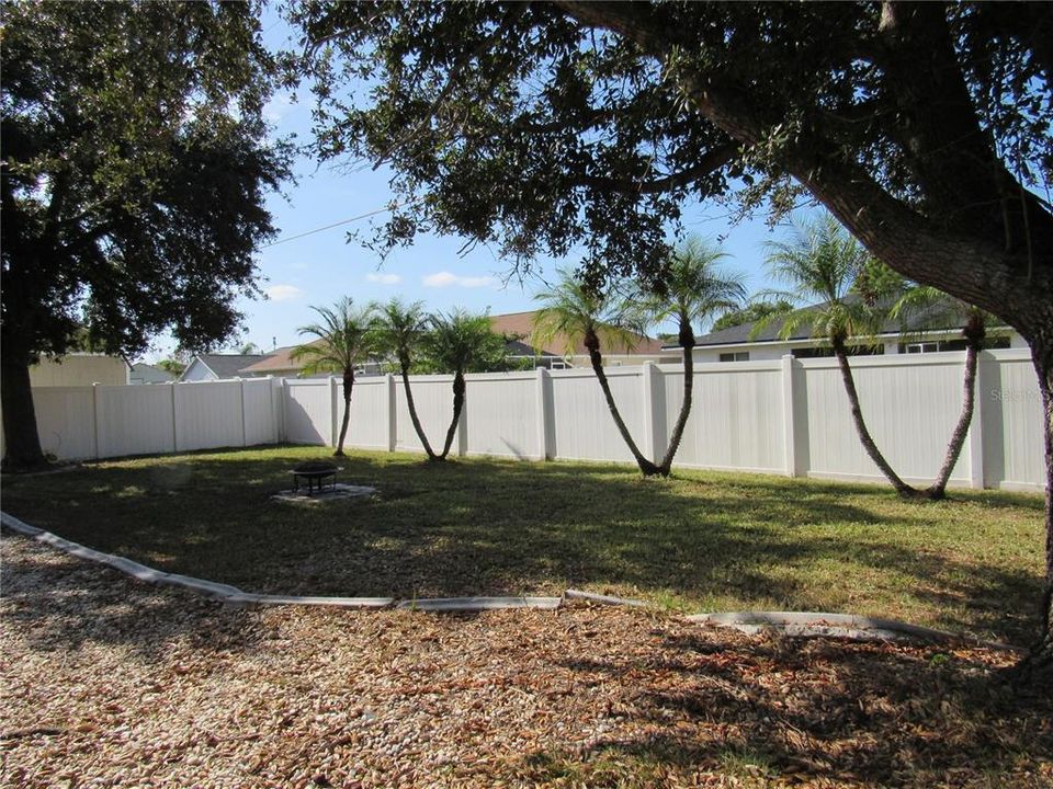 For Sale: $439,900 (4 beds, 2 baths, 2221 Square Feet)