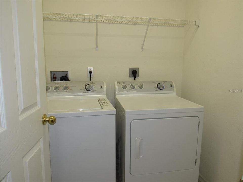 For Sale: $439,900 (4 beds, 2 baths, 2221 Square Feet)