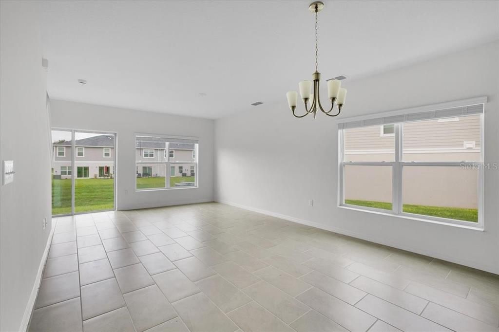 For Rent: $2,150 (3 beds, 2 baths, 1418 Square Feet)