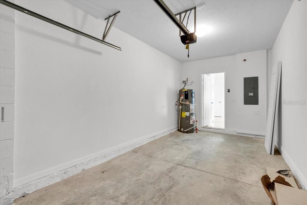 For Rent: $2,150 (3 beds, 2 baths, 1418 Square Feet)