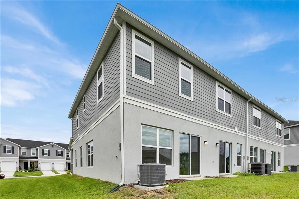 For Rent: $2,150 (3 beds, 2 baths, 1418 Square Feet)