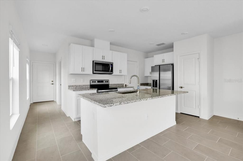 For Rent: $2,150 (3 beds, 2 baths, 1418 Square Feet)